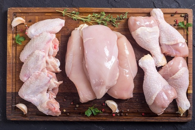 đau nhức xương khớp có ăn được thịt gà không?