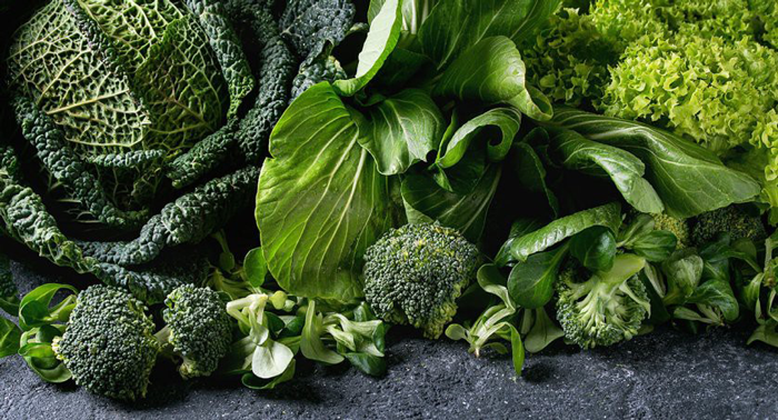 Các loại rau có màu xanh đậm là nguồn cung cấp canxi và vitamin K rất dồi dào